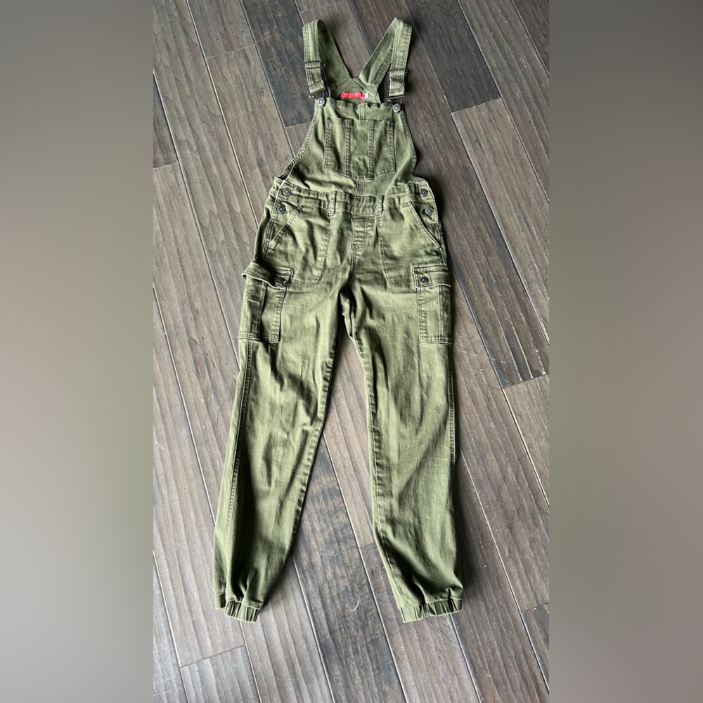 Women’s bibs size 7